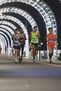 BIB: 4127, 40453, 40378
                            <button type="button" onclick="openModal(20192836)" class="btn btn-primary btn-sm float-right btn-popup" data-toggle="modal" data-target=".modal-high-quality">
                        <i class="fas fa-shopping-cart"></i> Add to Cart
                    </button>
                                            <button type="button" onclick="isThisMe(20192836, true)" class="btn btn-success btn-sm float-right btn-popup btn-isme hidden" data-toggle="tooltip" data-placement="bottom" title="นี่คือรูปของคุณใช่ไหม คลิกที่นี่เพื่อเอาเข้าอัลบั้ม">
                        <i class="fas fa-plus"></i> Add to album
                    </button>
                    <button type="button" onclick="isThisMe(20192836, false)" class="btn btn-warning btn-sm float-right btn-popup btn-isnotme hidden">
                        <i class="fas fa-ban"></i> Remove from album
                    </button>
